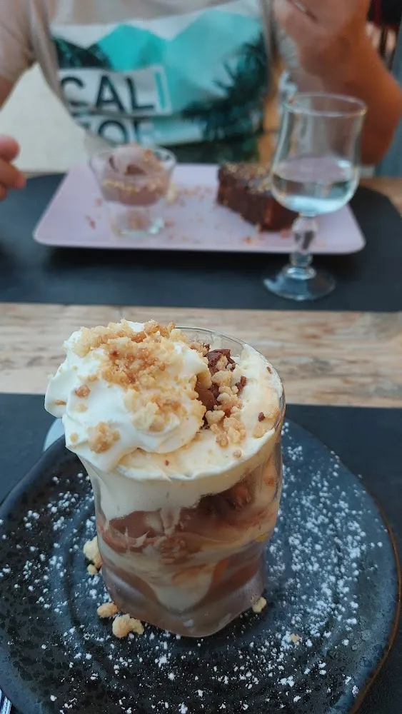 Gâteau Au Chocolat Avec Glace Praliné